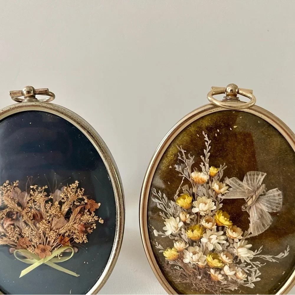 Elegant Floral Oval Frames - Black and Brown